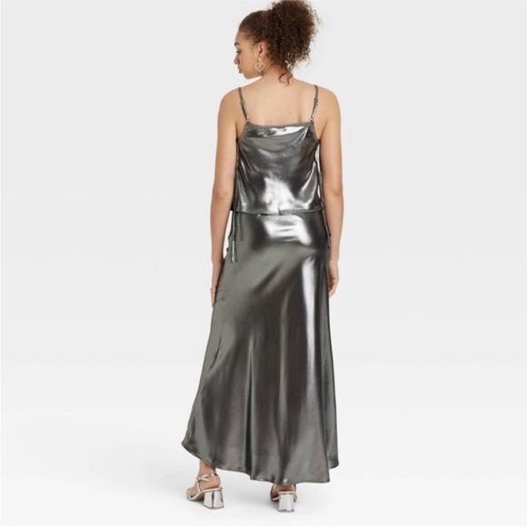 New Wild Fable metallic silver satin tank - Picture 4 of 8